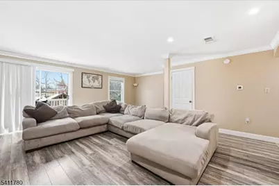 839 Valley St #B, Union Township, NJ 07088 - Photo 10