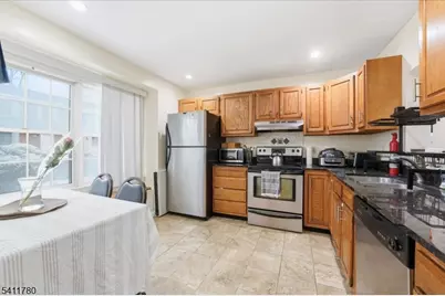 839 Valley St #B, Union Township, NJ 07088 - Photo 6