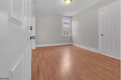 32 Dodd St, East Orange, NJ 07017 - Photo 10