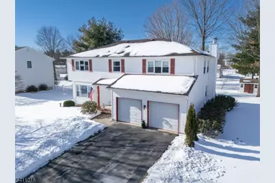 16 Aberdeen Cir, Raritan Township, NJ 08822 - Photo 1