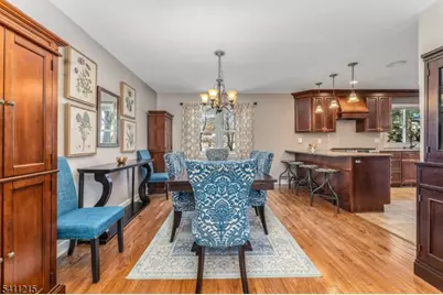 16 Aberdeen Cir, Raritan Township, NJ 08822 - Photo 4