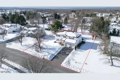 16 Aberdeen Cir, Raritan Township, NJ 08822 - Photo 2