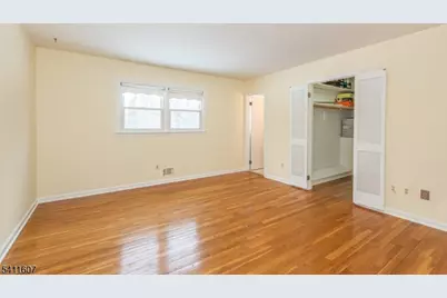 19 Trouville Dr, Parsippany, NJ 07054 - Photo 12