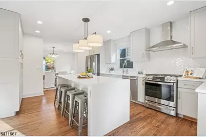 19 Bodwell Ter, Millburn, NJ 07041 - Photo 2