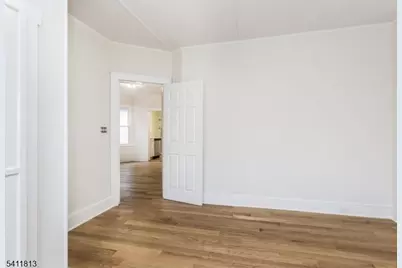 19 Sylvan Pl, Montclair, NJ 07042 - Photo 8