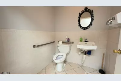 6110 Bergenline Ave, West New York, NJ 07093 - Photo 6