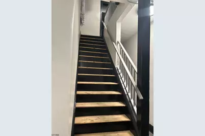 86 Center St #2R, Clifton, NJ 07011 - Photo 2