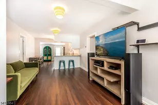 19 Pinecrest Terrace, Wayne, NJ 07470 - Photo 4