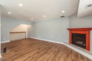 56 Woods Edge Dr, Roxbury Township, NJ 07876 - Photo 4