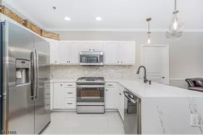 501 9th St #303, Hoboken, NJ 07030 - Photo 2