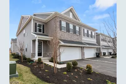 34 Eastwood Ter #34, East Hanover Township, NJ 07936 - Photo 2