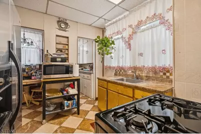 7 Wolf Pl, Irvington, NJ 07111 - Photo 22