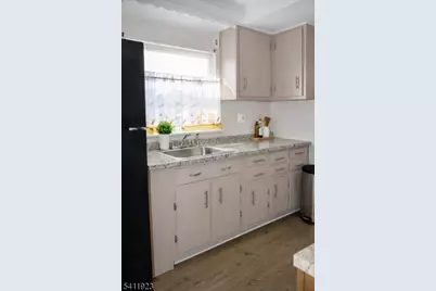 17-19 Dupont St, North Plainfield, NJ 07060 - Photo 8