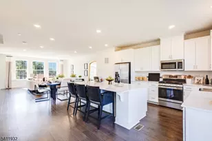 81 Eastwood Ter, East Hanover Township, NJ 07936 - Photo 2