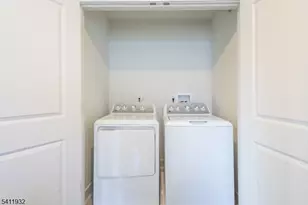 81 Eastwood Ter, East Hanover Township, NJ 07936 - Photo 28