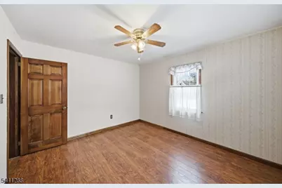 13 Iroquois Ave, Parsippany, NJ 07034 - Photo 14