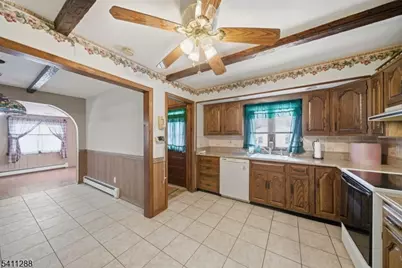 13 Iroquois Ave, Parsippany, NJ 07034 - Photo 10