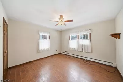 13 Iroquois Ave, Parsippany, NJ 07034 - Photo 18