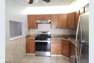 215 Rachel Ct, Franklin Township, NJ 08823 - Photo 2