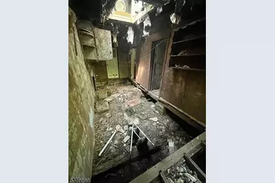 85 Appletree Row, Berkeley Heights Township, NJ 07922 - Photo 2