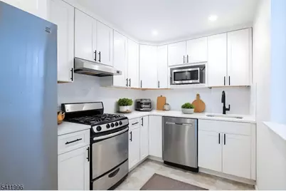 59-61 Brighton Avenue U #20, Belleville Twp., NJ 07109 - Photo 1