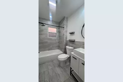 28 Irving Ave, Newark, NJ 07112 - Photo 2