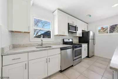 125 Tunison Rd, New Brunswick, NJ 08901 - Photo 2