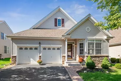 15 Republic Row, Franklin Township, NJ 08873 - Photo 2