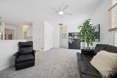 15 Republic Row, Franklin Township, NJ 08873 - Photo 22