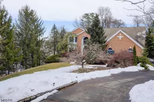 18 Tree Top Ln, Chatham Township, NJ 07928 - Photo 2