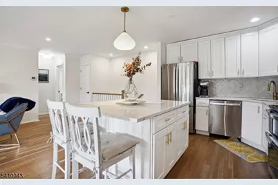 126 Brandywyne Dr, Florham Park, NJ 07932 - Photo 8