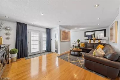 463 W 6th Ave, Roselle, NJ 07203 - Photo 18