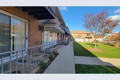 15 Cottage St #3A, Midland Park, NJ 07432 - Photo 2