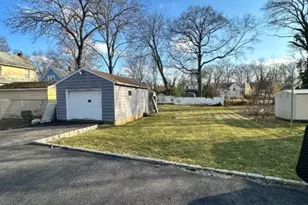 311 W 3rd Ave, Roselle, NJ 07203 - Photo 2