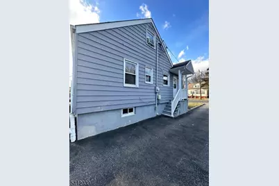 311 W 3rd Ave, Roselle, NJ 07203 - Photo 4
