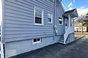 311 W 3rd Ave, Roselle, NJ 07203 - Photo 4