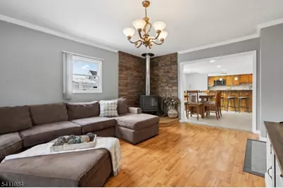 26 Linda Ave, Woodbridge Township, NJ 07067 - Photo 8