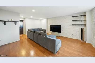 50 Glenwood Ave #702, Jersey City, NJ 07306 - Photo 2