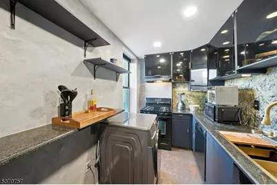 50 Glenwood Ave #702, Jersey City, NJ 07306 - Photo 8