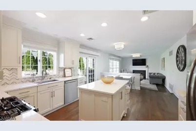 9 Apple Tree Ln, Warren Township, NJ 07059 - Photo 12