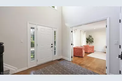 9 Apple Tree Ln, Warren Township, NJ 07059 - Photo 4