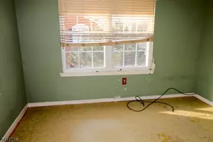 12 Rutgers Dr, Newark, NJ 07103 - Photo 18