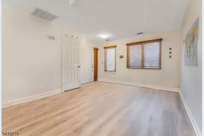 7 Westchester Ter, Clinton Township, NJ 08801 - Photo 6