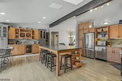 24 Lakeview Dr, Kinnelon, NJ 07405 - Photo 10