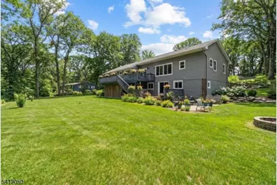 24 Lakeview Dr, Kinnelon, NJ 07405 - Photo 2