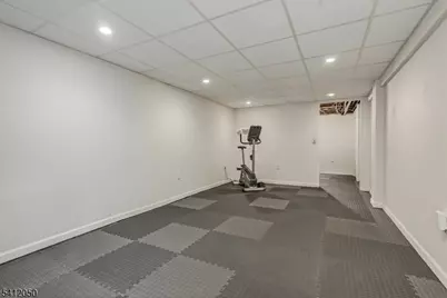 24 Lakeview Dr, Kinnelon, NJ 07405 - Photo 28