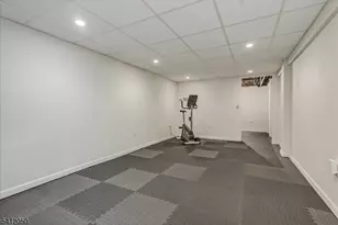 24 Lakeview Dr, Kinnelon, NJ 07405 - Photo 28