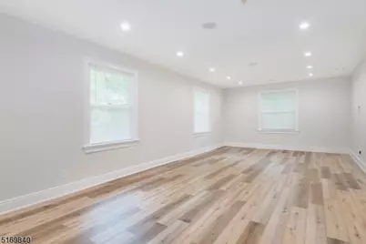 31 Oak Grove Rd #2, Caldwell, NJ 07006 - Photo 12