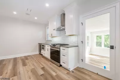 31 Oak Grove Rd #2, Caldwell, NJ 07006 - Photo 4