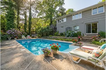 373 Upland Rd, Mountainside, NJ 07092 - Photo 2